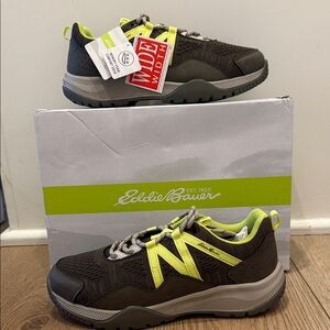 Still in box women’s size 7.5W Trail shoe in Olive lime punch. Memory Foam sole.